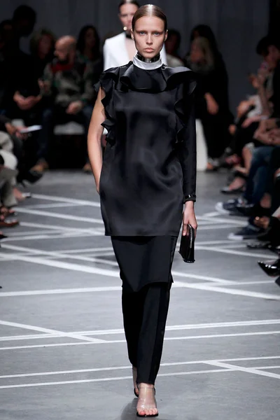 Look 5